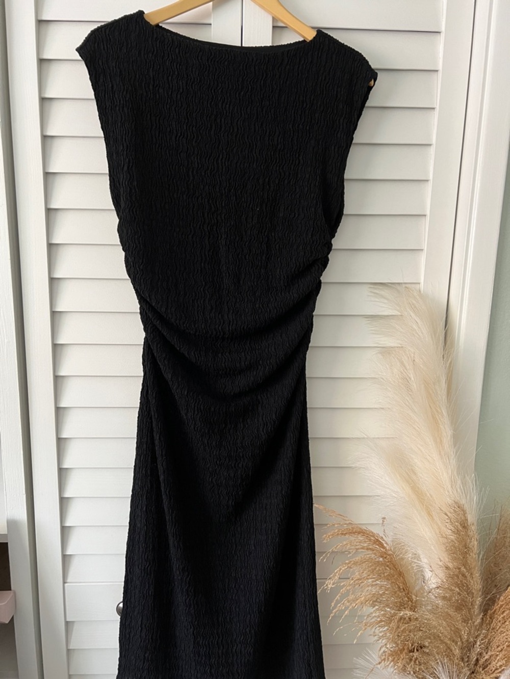 H&M Black Sleeveless Ruched Midi Dress